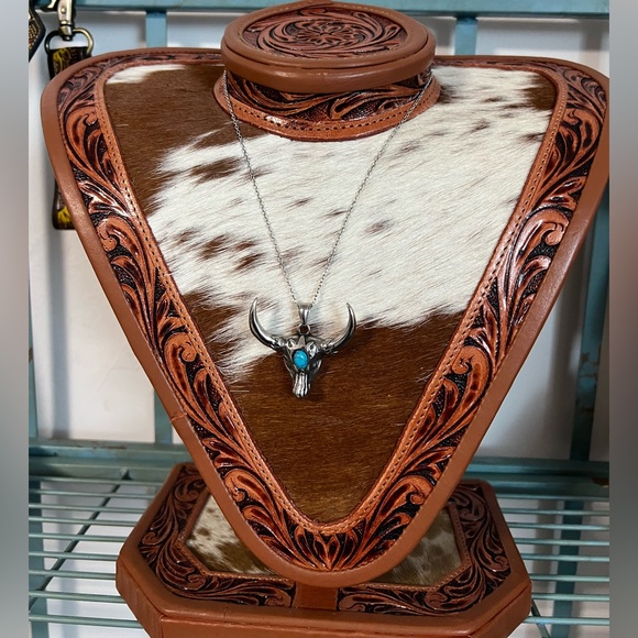 New Steer Bull Longhorn Cowgirl Cow western faux turquoise silver pendant 2” - Picture 5 of 6